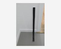 "Tendre et pendre (au bout d’un trait de pinceau trempe dans le noir voir la nuit laisser du blanc paraître, et des dents)" - "Stretch and hang (at the end of a brushstroke dipped in black, see the night leaving white to appear, and teeth)", 2025 Indian ink, graphite pencil on Tyvek paper, 4 pins - 106 x 7,5 x 2 cm