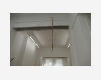 "Marquer les grands" - "Mark the big ones", 2025 Grass stalk, chalk - 136 x 6 x 2 cm